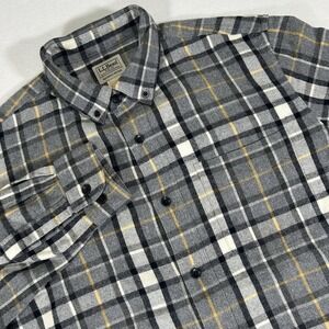 LL Bean Mens Medium Slightly Fitted Black Gray Yellow Scotch Plaid Flannel Shirt